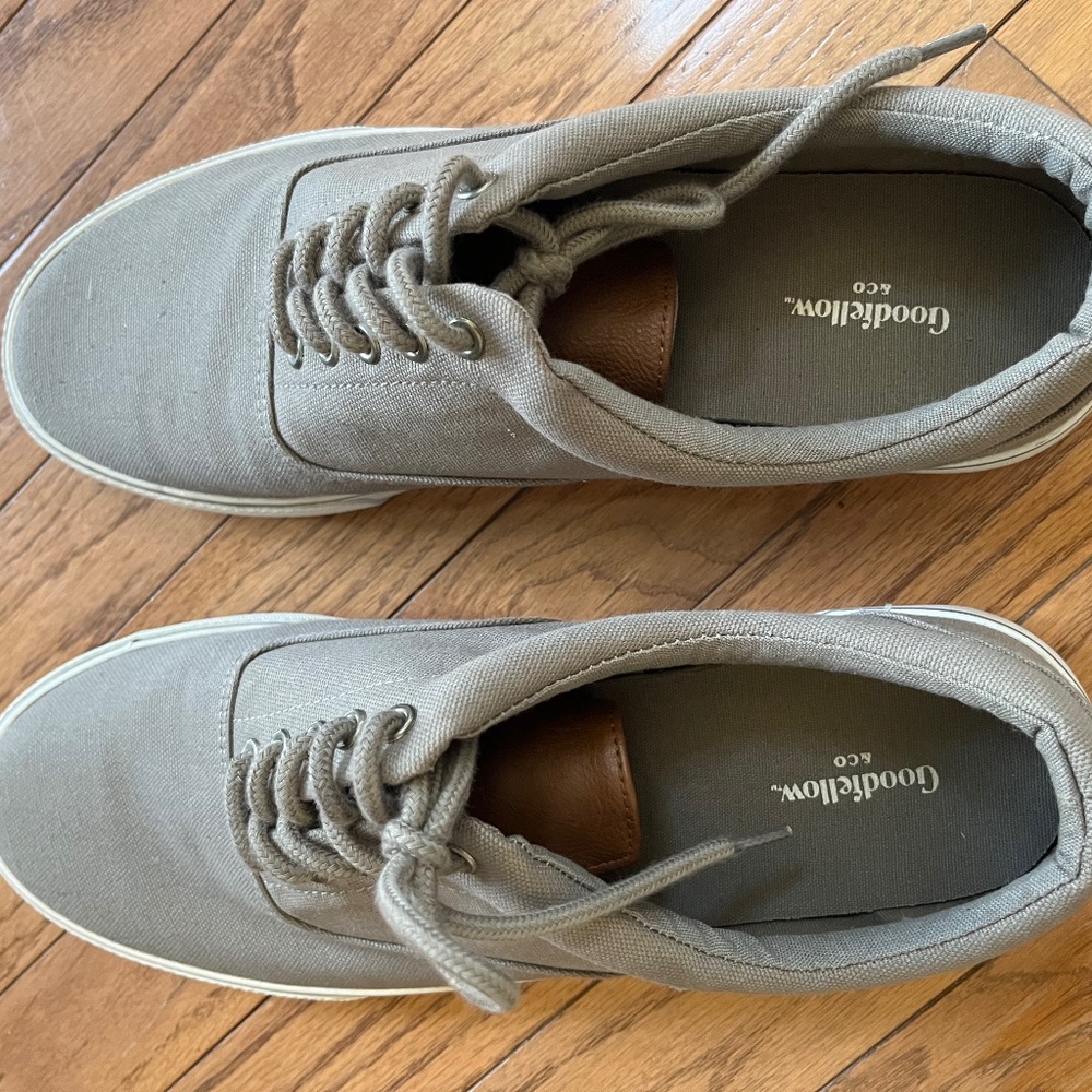 Men sneakers